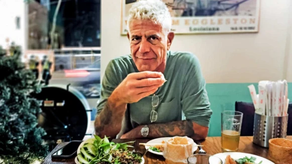 曾經來台品嚐在地美食，美國浪子美食家安東尼波登逝世，享壽61歲！