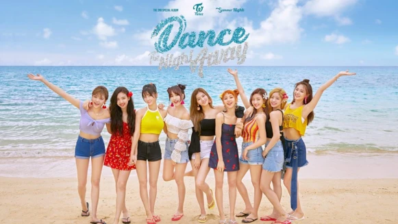 跳出夏日的舞步,TWICE全新夏日專輯《Summer Nights》清爽登場!