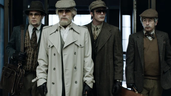 醒醒吧,你沒開外掛!《美國動物》上演大膽魯蛇驚世竊案,宛如中二版《瞞天過海》