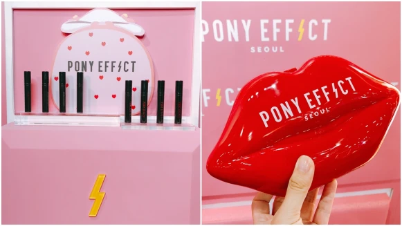 春夏就要擦上琉璃光唇彩！PONY EFFECT超璃光水唇衣華麗現身，趁母親節檔期順便帶走小紅唇手拿包