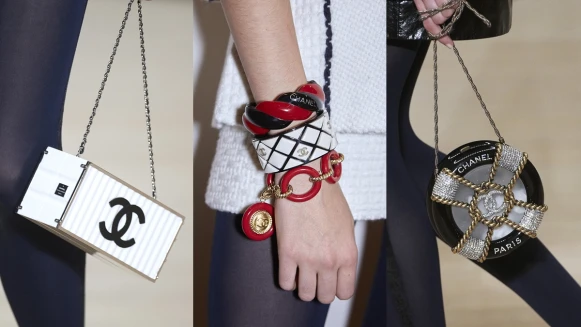以水手的衣櫥為靈感！貨櫃包、船錨手環…超迷人的香奈兒2017/18工坊系列配件一覽