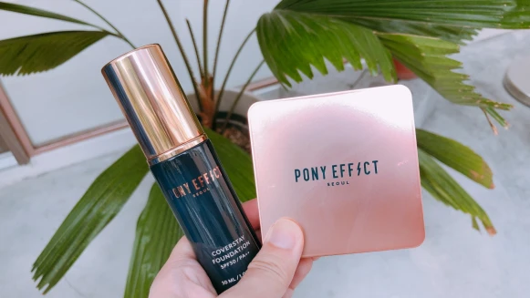 Pony親自研發！PONY EFFECT最受歡迎的持久無瑕氣墊粉餅變成「粉底液」，霧光輕感又遮瑕