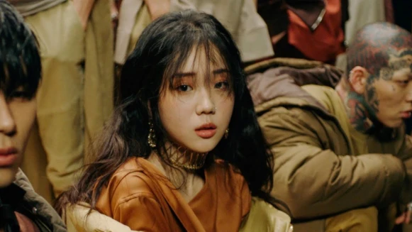 2018韓國最強女力音源強盜!KATIE 金光閃閃現身,出道單曲〈Remember〉炸翻了~