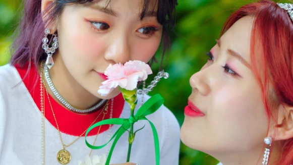 閨蜜夏日出遊的旋律!韓國創作女團「臉紅的思春期」6月底來台開唱,制霸1位的新歌你聽過了嗎?