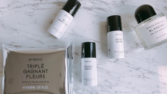 最可愛的迷你髮香噴霧！文青香氛BYREDO推出夏季限量組合，一次擁有3款清新香氣 