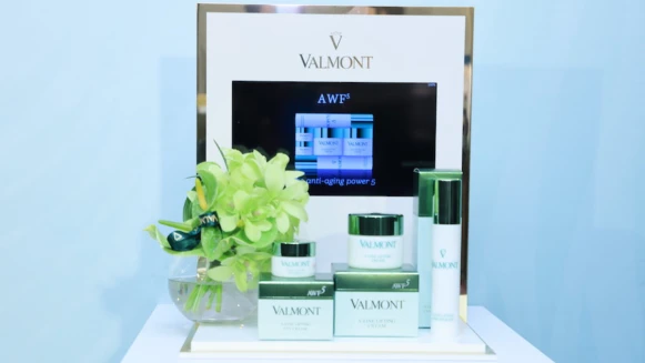 瑞士頂級保養VALMONT全新AWF 5抗皺丰妍系列，緊、滑、澎、彈，一次到位！