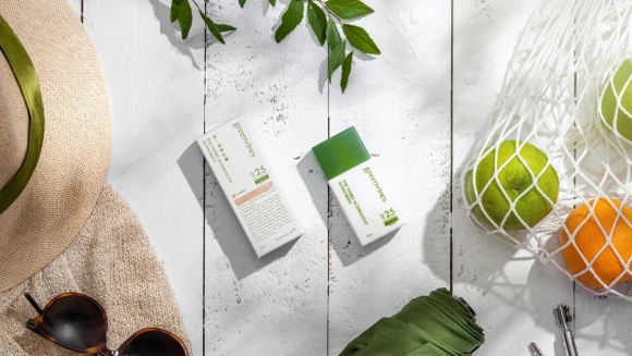 防曬不能只擦防曬乳！SPF25跟SPF50其實差沒多少！把物理性防曬做到有寬頻防禦力的綠藤生機