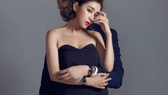 在每一重要時刻，Record開創者系列伴妳展現優雅從容的迷人風采