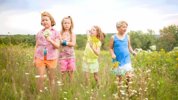 不用害怕被霸凌，做獨一無二的自己！美國小男孩的扮裝夏令營