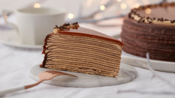 Lady M快閃店來了！首度進駐板橋大遠百，推出全台獨家新口味「海鹽焦糖千層蛋糕」