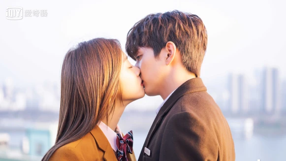 霸氣全校第一名碰上搗蛋鬼學生！「國民弟弟」俞承豪攜手趙寶兒主演浪漫喜劇《福秀回來了》