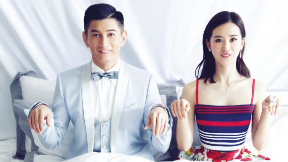 劉詩詩生了!48歲吳奇隆正式當爸,微博喜喊:「小朋友來報到,母子平安,謝謝大家關心!」