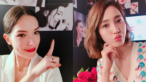 許瑋甯擦口紅的小心機「疊上金色護唇膏，可以讓嘴唇看起來更水潤！」還有王棠云也現身在香奈兒COCO放閃俱樂部耍