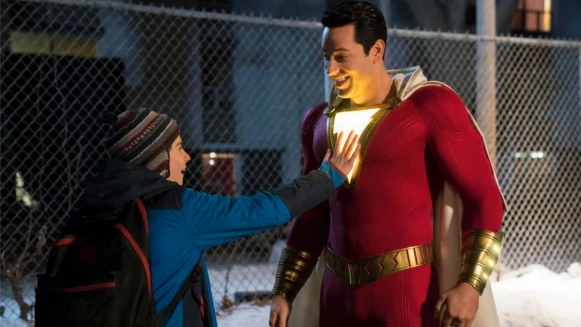 【愛德華FUN電影】《沙贊》最強大的凡人，竟然是DC的驚奇隊長！