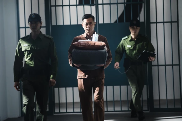 《P風暴》古天樂入獄查貪汙，揪4大型男穿「囚服」帥到沒天理