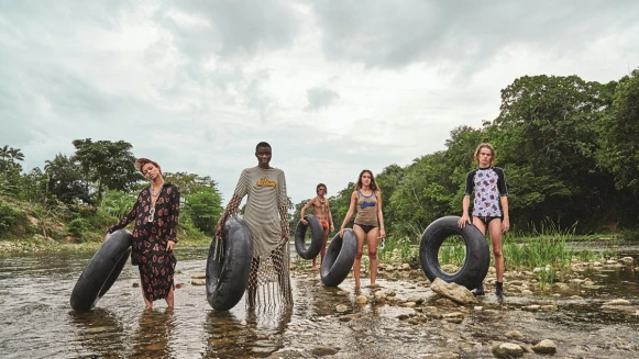 今年的海灘假期就是要狂，Loewe 2019 Paula’s Ibiza 全新系列釋出！