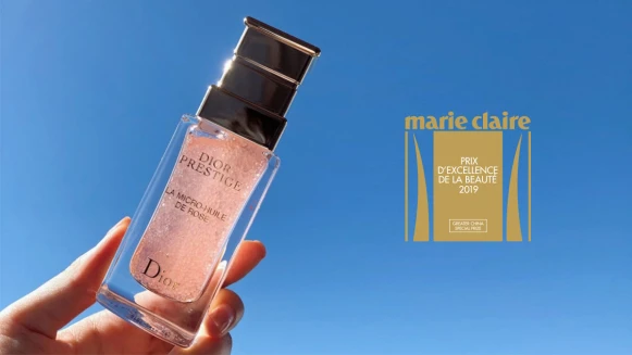 粉紅花蜜泡泡精華席捲國際美妝大中華特別獎，保養界的「美肌粉嫩王」不頒給它No.1說不過去！