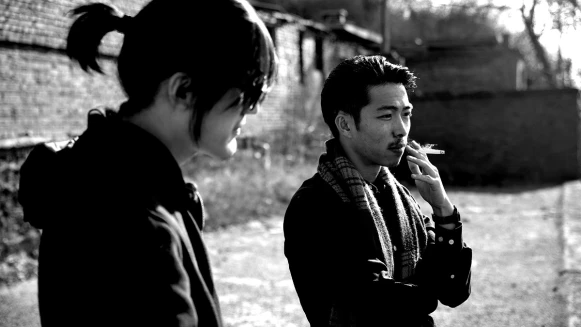 【鍾文音專欄】時間是一種智慧的餽贈，讓生命有機會回望過去，就是笑笑當時的傻都好。