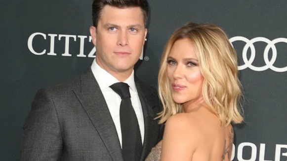 恭喜！黑寡婦史嘉蕾喬韓森訂婚了，與交往2年男友修成正果