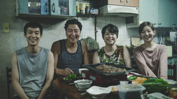 當一隻堂堂正正的寄生蟲?《玉子》導演奉俊昊新作《寄生上流》,嘲諷階級醜惡直戳人性貪婪