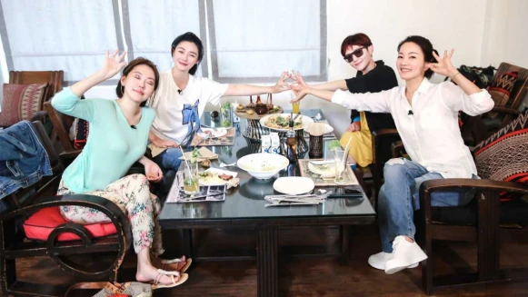 四姐妹終於有新歌啦！睽違18年，大S、小S、范曉萱、阿雅合體推新單曲〈姐妹們的旅行〉