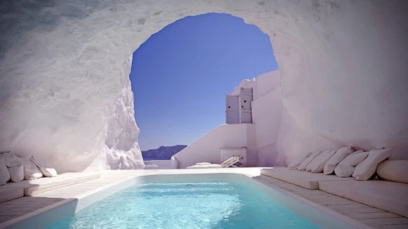 【歐洲旅行】希臘最美酒店想衝一波！夢幻全白建築和地中海風格泳池
