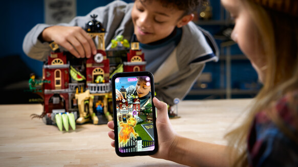 玩樂高積木竟然能抓鬼！全新「Hidden Side幽靈秘境」系列有台灣設計師參與，結合AR科技變超好玩盒組