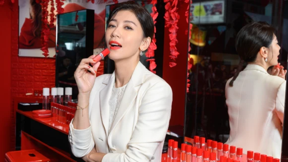 賈靜雯：我是唇膏癖！出門至少要帶3支以上！女神親授如何畫出大氣場好人緣美唇！