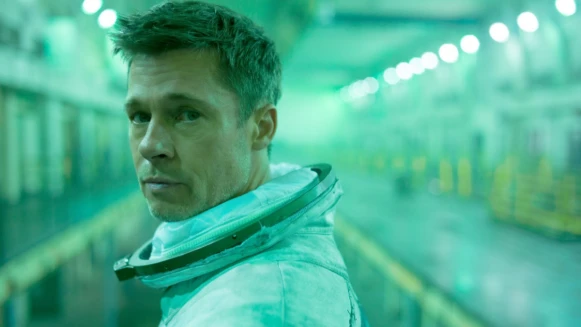 布萊德彼特挑戰科幻片《星際救援》！尋找父親生還下落，揭開對地球造成威脅的秘密