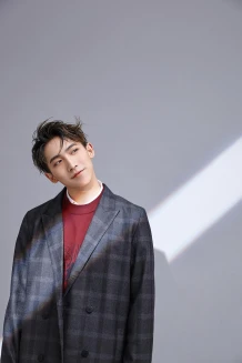 【POWER STAR】眼睛住著星星的黃宏軒,邀妳陪他在BOY TO MAN的路上一起走!