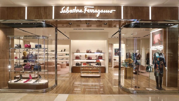 走進店內就宛如來到品牌發源地佛羅倫斯！Salvatore Ferragamo新光三越中港店盛大開幕