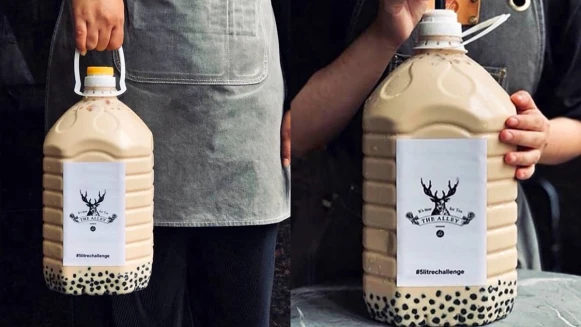 珍奶控給它喝起來！馬來西亞手搖店推出超狂5公升巨桶珍珠奶茶，捧著喝完全超霸氣啊