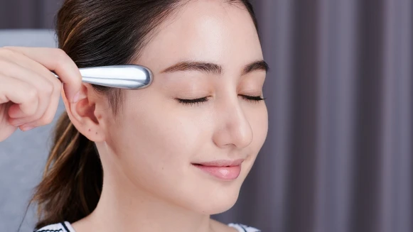 眼周顧得好，看起來起碼年輕10歲！一整天的完美眼粧，就靠「日+夜究極保養」成就無瑕眼眸