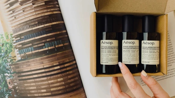 Aesop室內噴霧三重奏 首度推出50ml輕巧版 安神木質調 冬日送禮好暖心