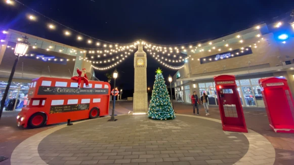 2019必拍華泰名品城全台最大戶外聖誕村！露天飄雪聖誕市集結合41家人氣攤販，法鬥雞蛋糕、彩虹千層蛋糕必吃