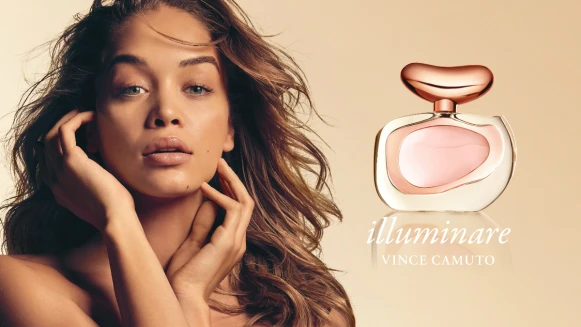 用對的香氛迎新年~知性時髦女請用VINCE CAMUTO「梅花花果調」清新明亮香氣,點亮新年魅力!