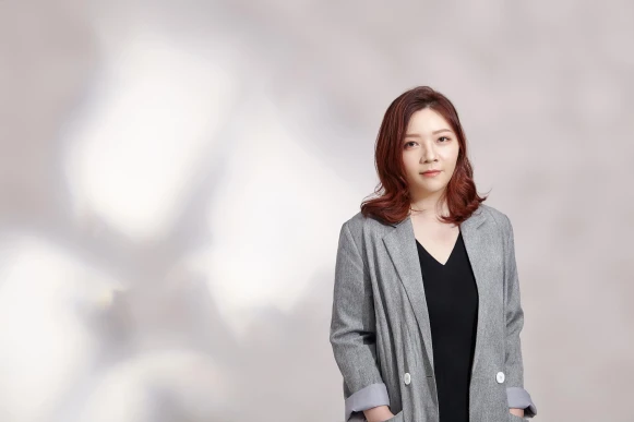 Elaine:「沒想過有朝一日會與韓星結下不解之緣,遭遇契機與改變的箇中滋味,我選擇面對才能走向未知!」