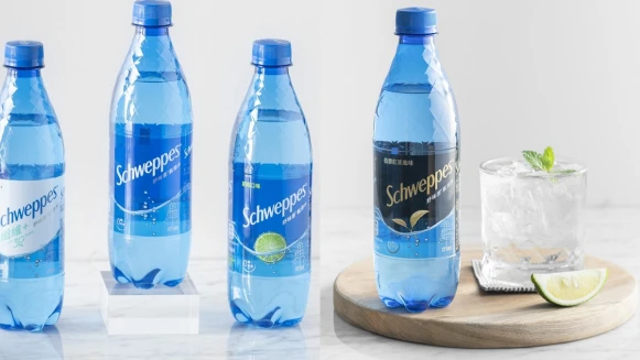 喝水不無聊！Schweppes推伯爵紅茶風味氣泡水，茶香搭配氣泡感讓人更愛喝水