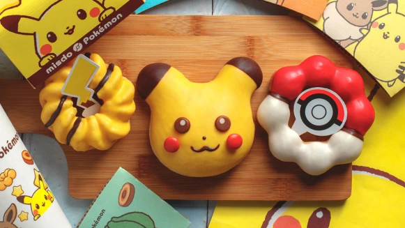 Mister Donut推出3款皮卡丘、精靈球甜甜圈！首度與寶可夢聯名，還有獨家寶可夢瓷盤等你收藏