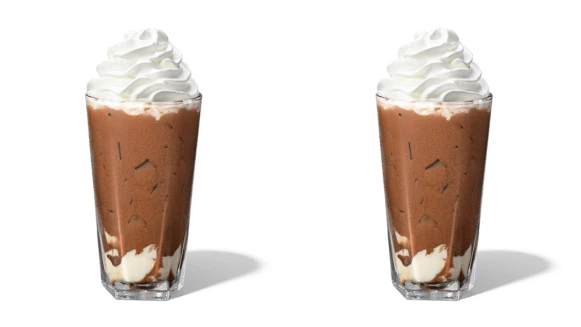 星巴克新飲品「杏仁豆腐巧克力咖啡」登場！軟嫩杏仁豆腐配上輕盈鮮奶油，杏仁控快喝一波