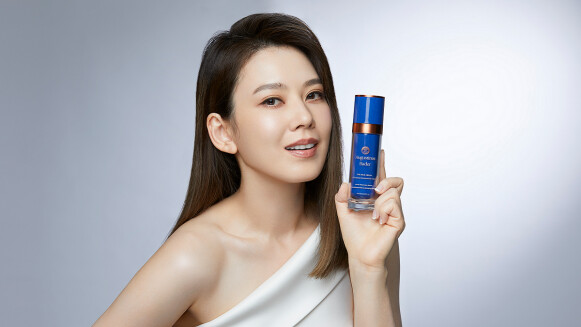 抗老乳霜第一選擇─德國AB藍霜！時尚媽咪Melody的聰明保養投資學，僅靠一瓶好霜，隨時維持少女感緊緻彈潤肌！