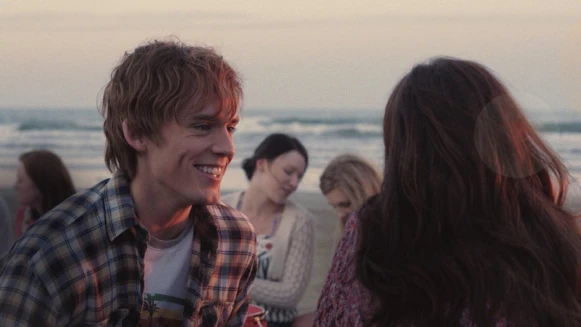 喜歡一個人不難，難的是互相理解；感動一個人不難，難的是一直愛下去。