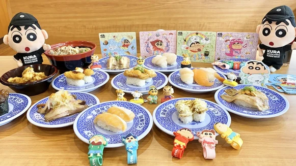 小新出沒！藏壽司X蠟筆小新推4款全新扭蛋、拼圖，肥嘟嘟左衛門佔領藏壽司，享肉祭必吃直火爐烤牛肉壽司