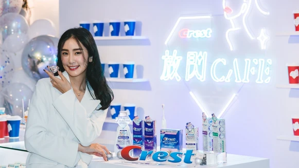天后級Crest鑽白美齒三部曲大公開!時尚達人齊聚Crest X Jolin放閃 Café,原來成為鑽白女王超簡單~