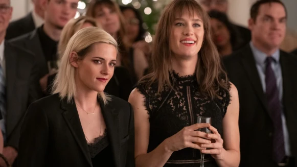 《求婚好意外》暮光女克莉絲汀史都華演出女女戀!求婚未出櫃女友:「看著妳把我藏起來有多痛苦!」