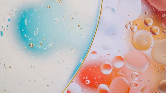 前導精華的順序是什麼？有使用的必要嗎？什麼樣的人適合？保養專家一次解答