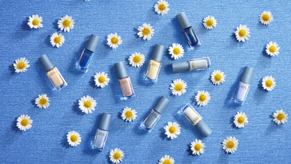 日本平價指甲油NAIL HOLIC 推出十款丹寧顏色超時髦，好想包色啊！