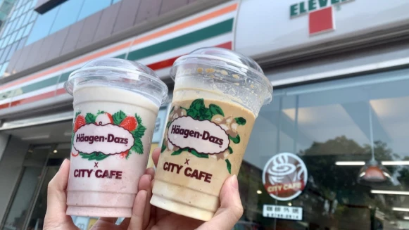 7-11攜手哈根達斯推冰沙啦！草莓拿鐵、夏威夷果仁咖啡，2款全球限定聯名冰沙新登場