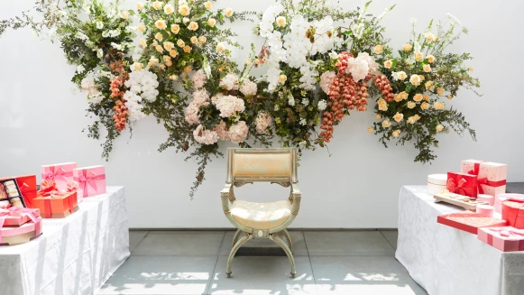 2021喜餅禮盒推薦！采采食材推出「盛心」囍餅系列，以繡花技法搭配緞布禮盒打造出時髦優雅兼具的絕美禮盒