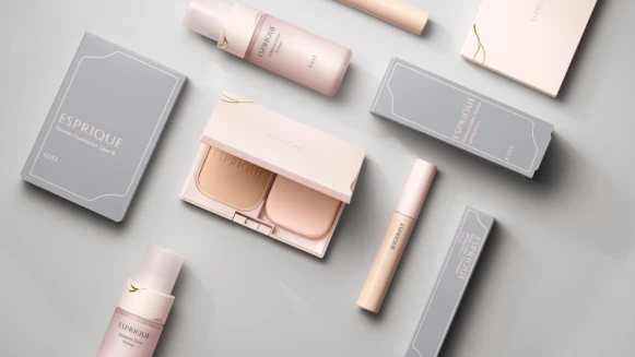 就像穿著貼身衣物一般舒適的丰靡美姬粉餅，新垣結依全新代言～這個風格太有氣質了!